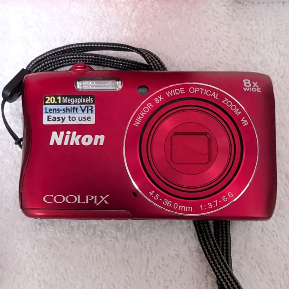 Nikon Coolpix S3700 Red Digital Camera 8x Wide Optical Zoom w/memory card& cable
